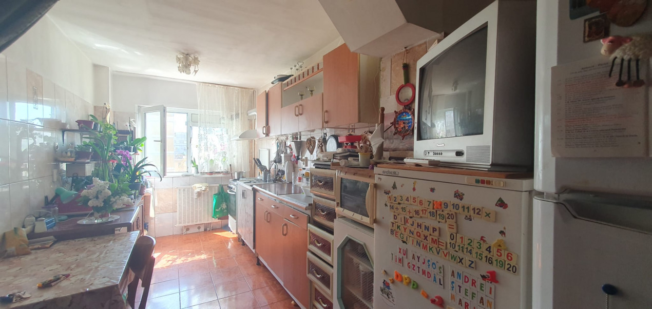 Apartament de renovat 3 camere Crangasi - Strada Ceahlau 