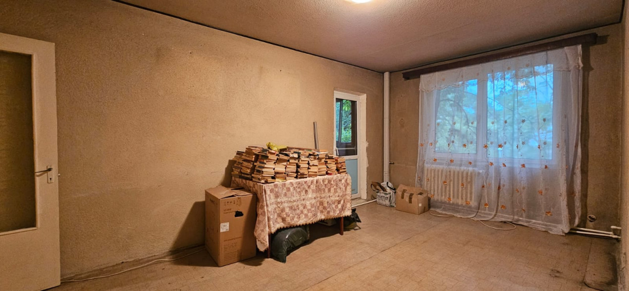 Apartament 4 camere de renovat etajul 1 | Crangasi