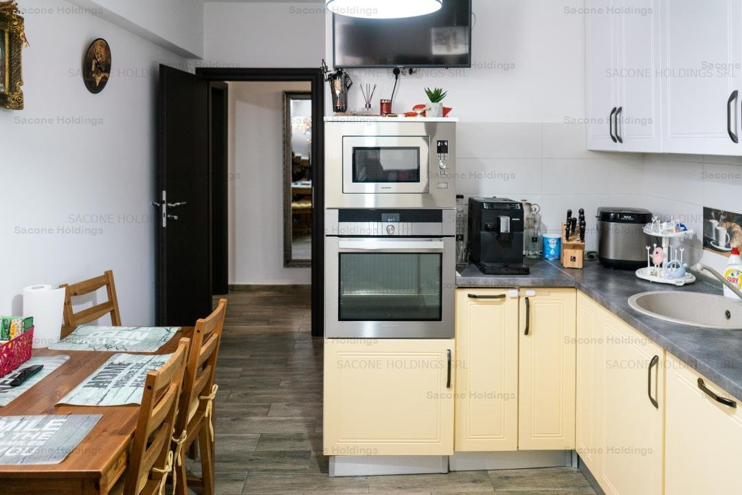 Apartament 3 camere decomandat cu parcare  zona Metalurgiei