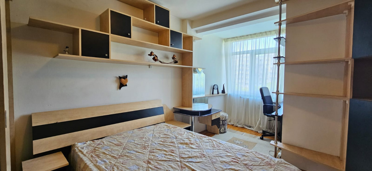 Apartament 3 camere spatios cu vedere libera