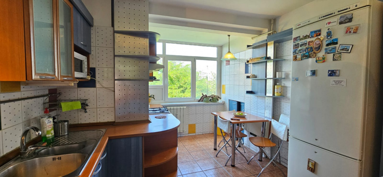 Apartament 3 camere spatios cu vedere libera