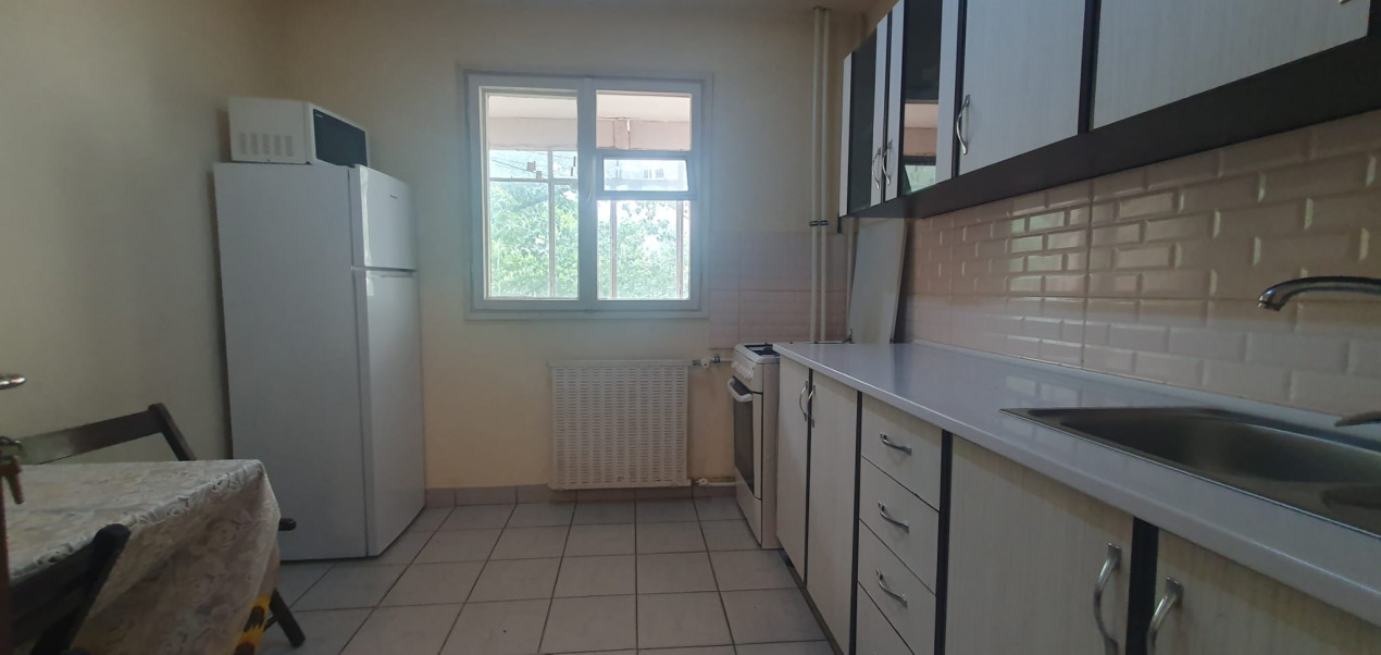 Apartament 3 camere luminos Rahova