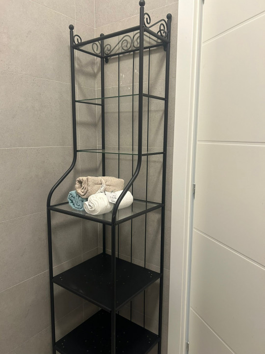 Apartament spatios cu balcon si parcare subterana Pipera