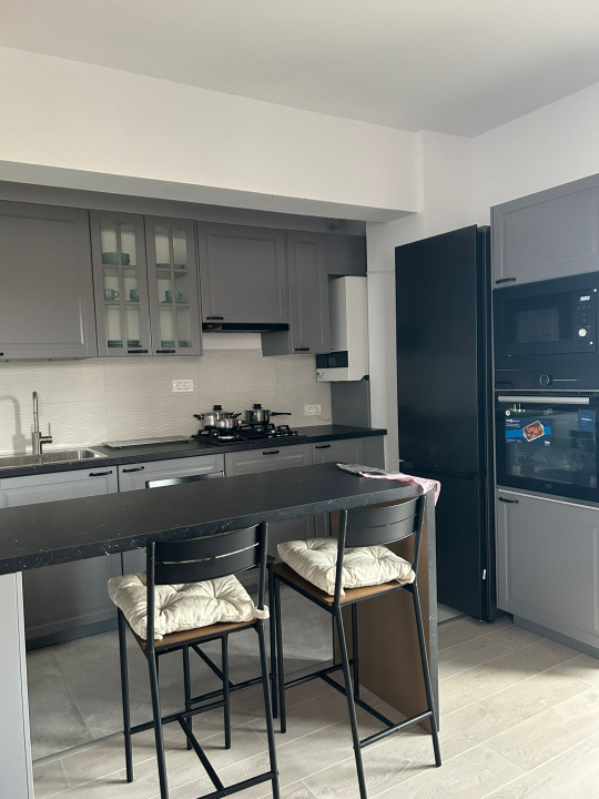 Apartament spatios cu balcon si parcare subterana Pipera