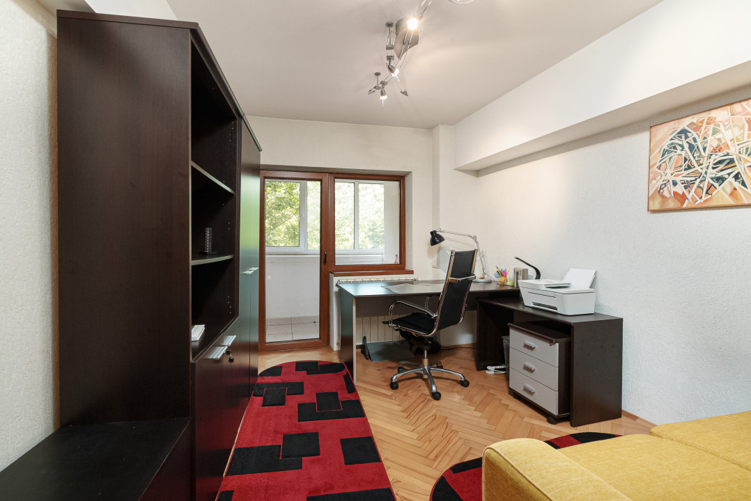Apartament 4 camere vedere Bulevardul Unirii 