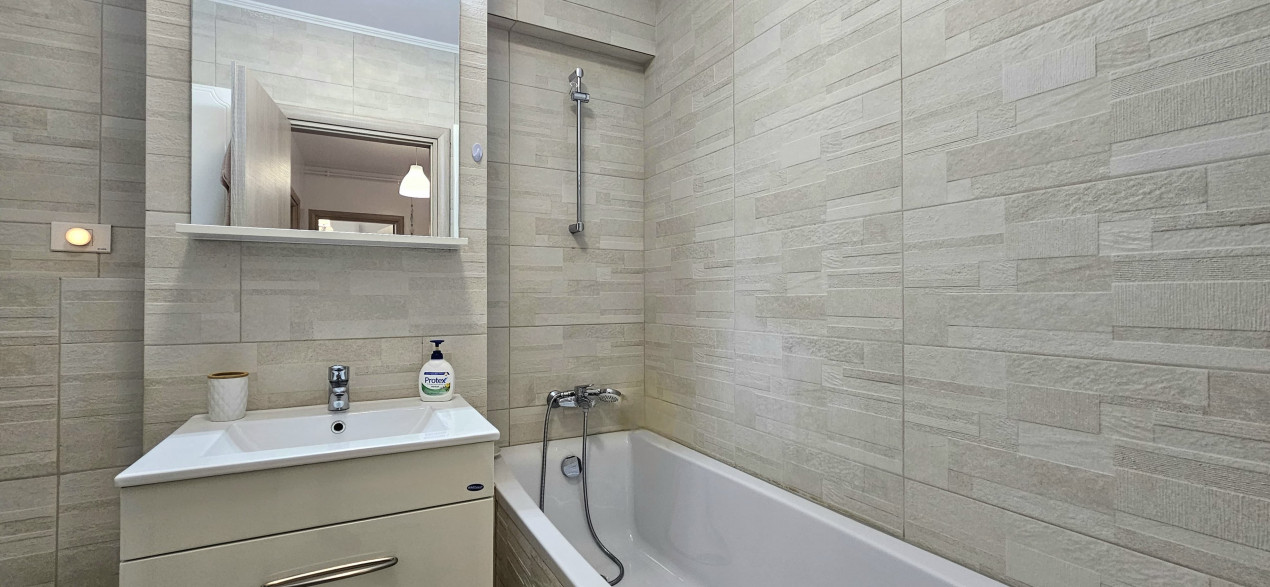 Prima inchiriere apartament nou plus parcare