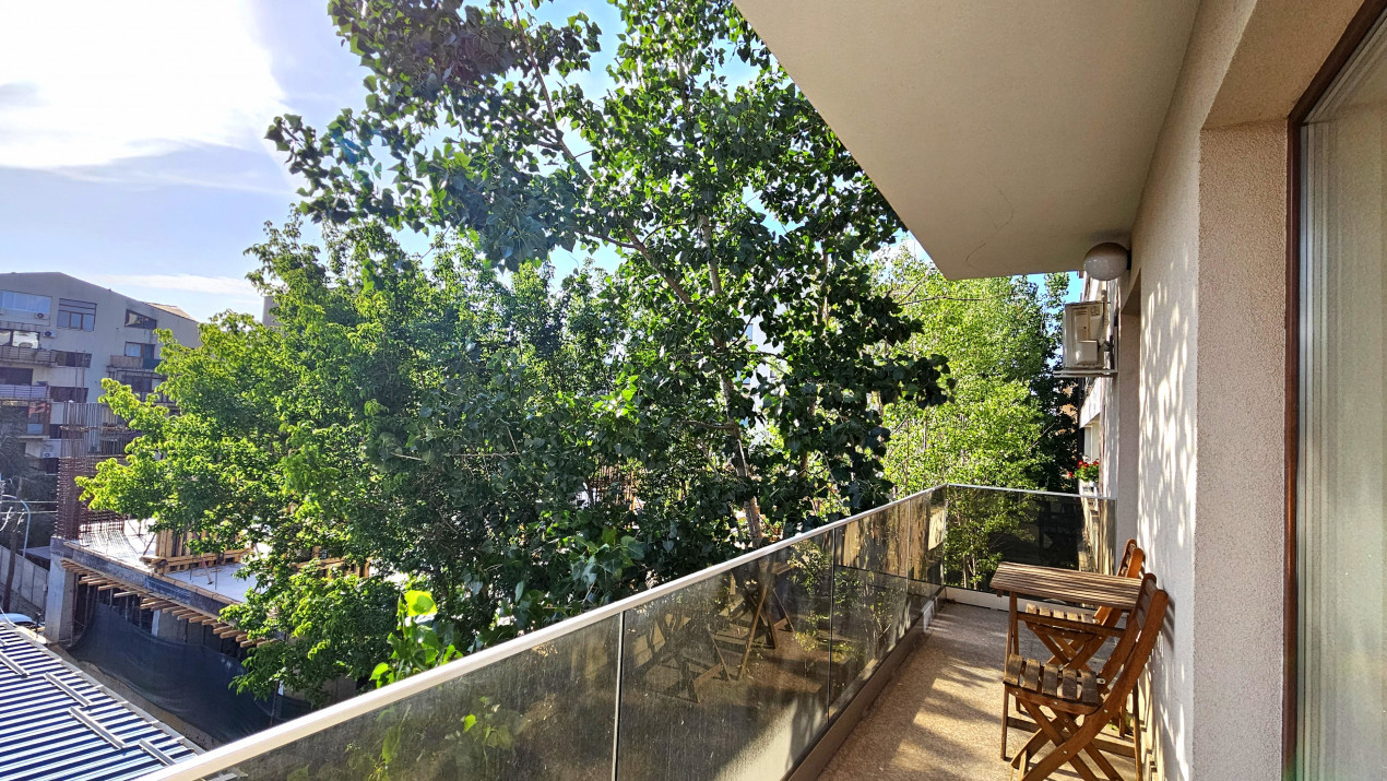 Apartament complet cu vedere libera si parcare - terasa 200 mp