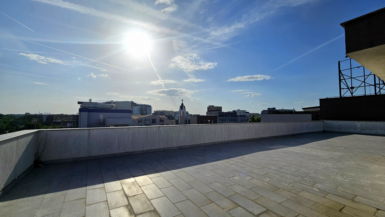 Apartament complet cu vedere libera si parcare - terasa 200 mp