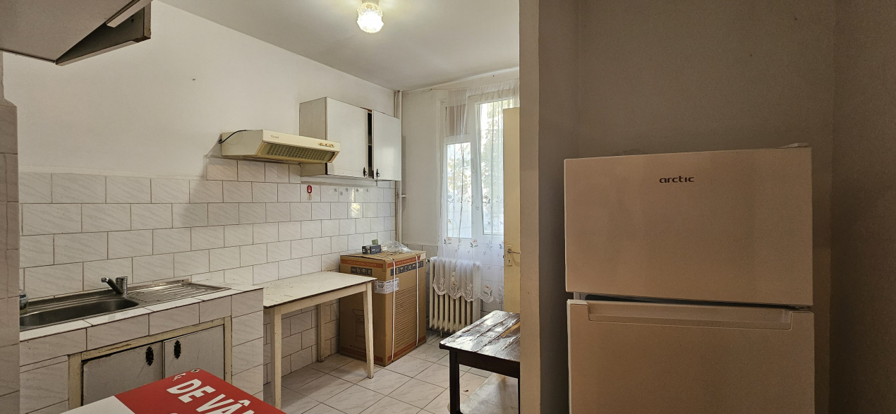 Apartament 2 Camere Decomandat Parc Moghioros